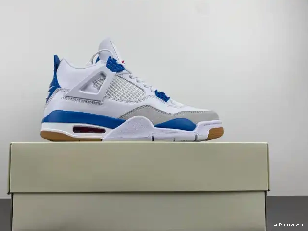 DR5415-104 Retro Jordan SB 4 0704
